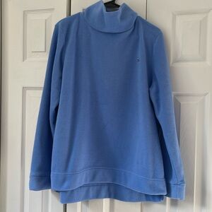 Tommy light blue fleece pullover in very good condition. 
Size XL.